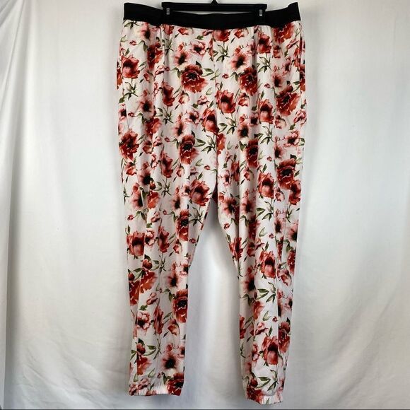 Styled by Joe Zee woman’s floral pants - Picture 2 of 11